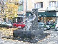 Spomenik fra Grgi Martiću, Martićeva ulica A